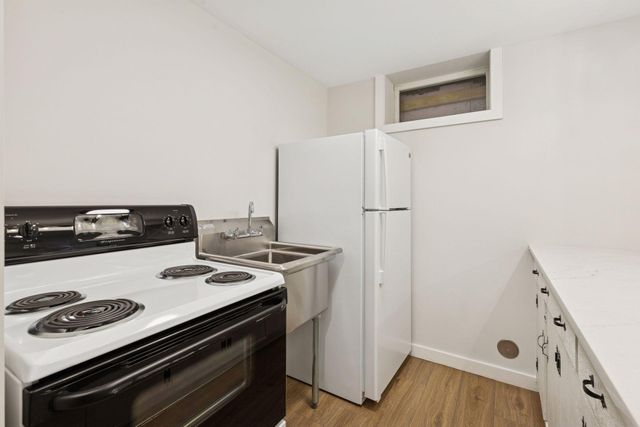 972 Lydia Drive W, Roseville, MN 55113