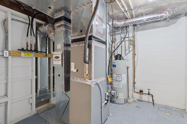 972 Lydia Drive W, Roseville, MN 55113