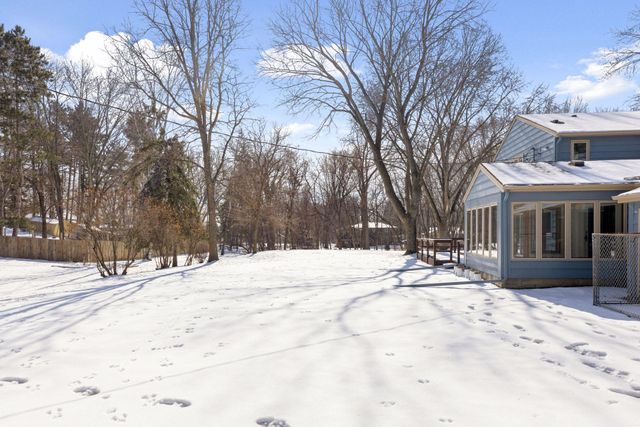 972 Lydia Drive W, Roseville, MN 55113