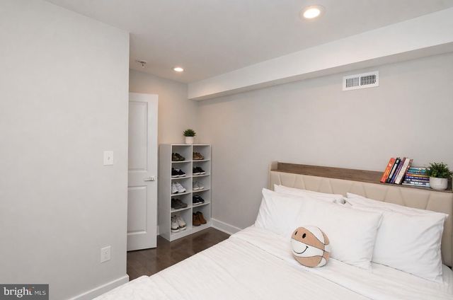 1806 N MARSHALL ST, Philadelphia, PA 19122