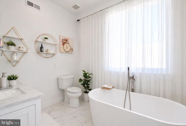 1806 N MARSHALL ST, Philadelphia, PA 19122