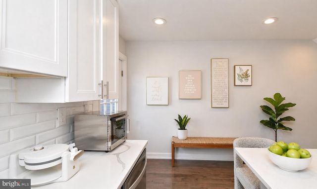 1806 N MARSHALL ST, Philadelphia, PA 19122