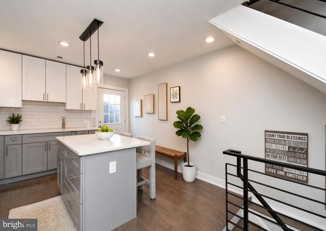 1806 N MARSHALL ST, Philadelphia, PA 19122