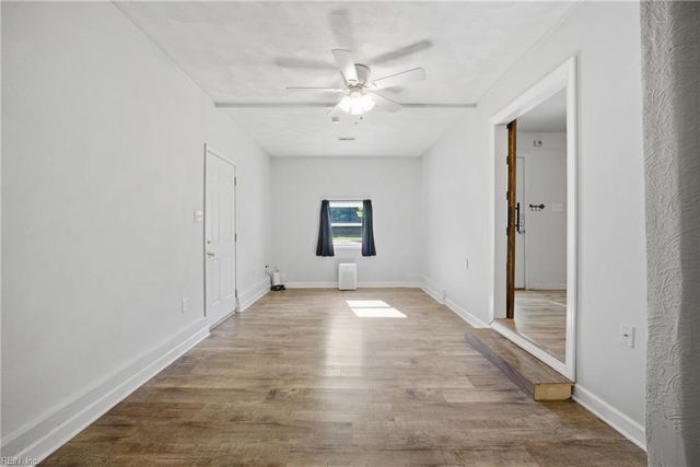 208 Terwillinger RD, Chesapeake, VA 23323