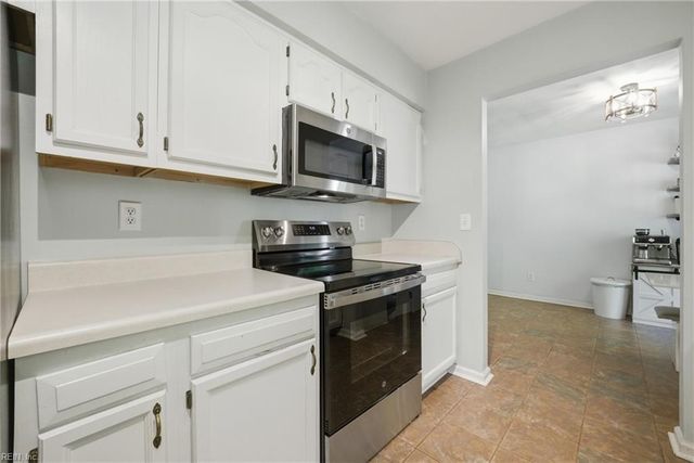 208 Terwillinger RD, Chesapeake, VA 23323