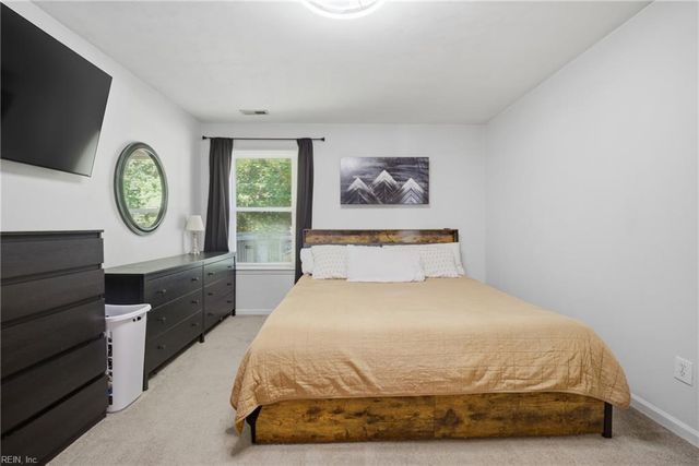 208 Terwillinger RD, Chesapeake, VA 23323