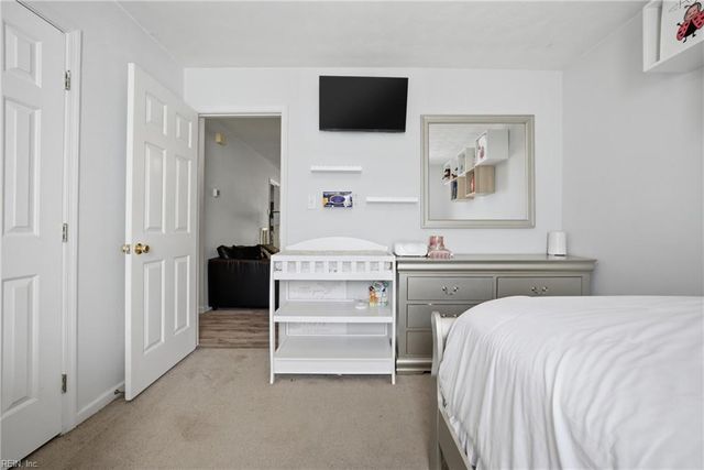 208 Terwillinger RD, Chesapeake, VA 23323