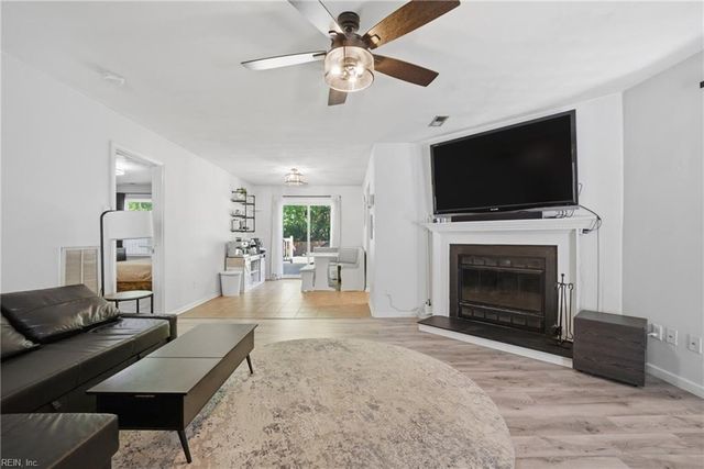208 Terwillinger RD, Chesapeake, VA 23323