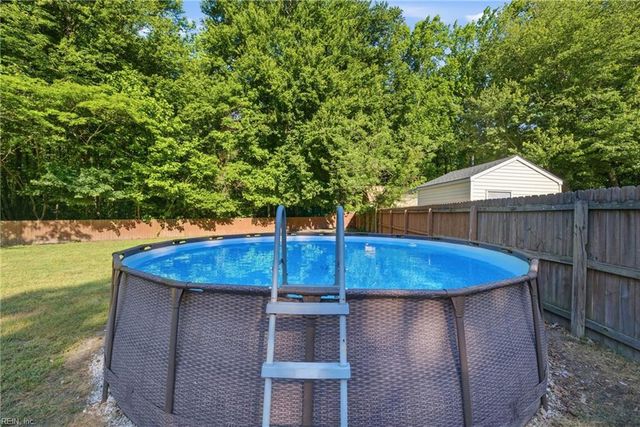 208 Terwillinger RD, Chesapeake, VA 23323