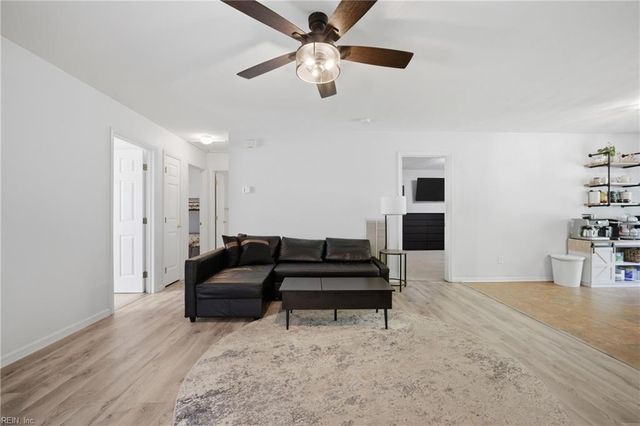 208 Terwillinger RD, Chesapeake, VA 23323