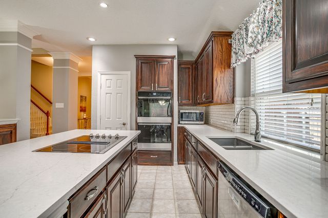 6603 Forest Park Drive, Arlington, TX 76001