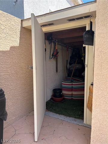 1412 October Oak Avenue, Las Vegas, NV 89123