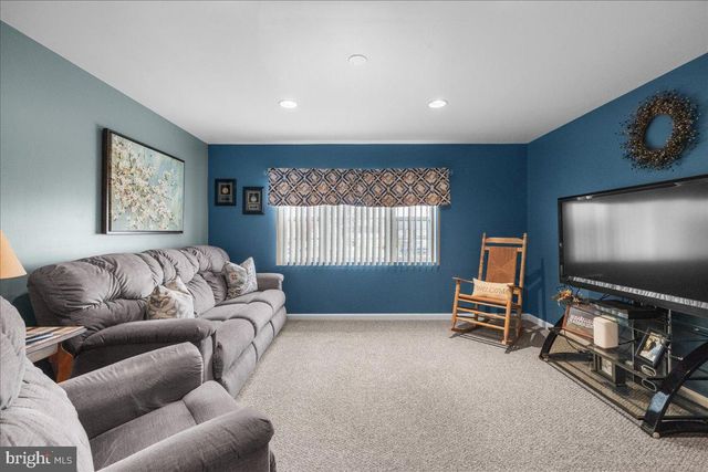 36 ELLEN DR, Strasburg, VA 22657