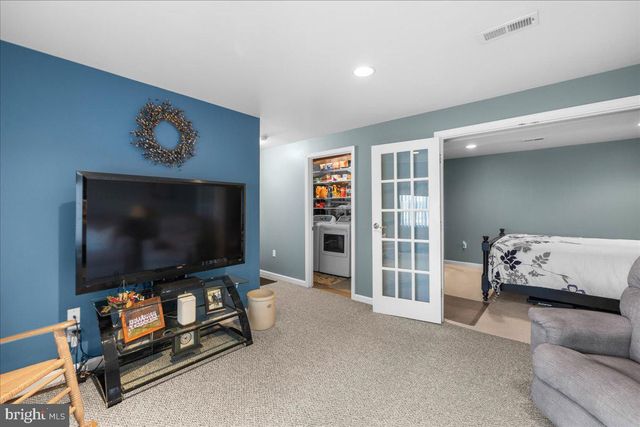 36 ELLEN DR, Strasburg, VA 22657