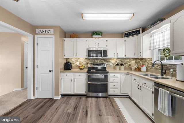 36 ELLEN DR, Strasburg, VA 22657