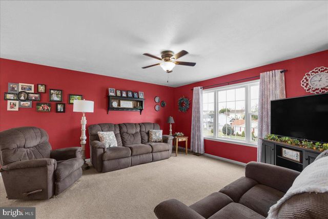 36 ELLEN DR, Strasburg, VA 22657