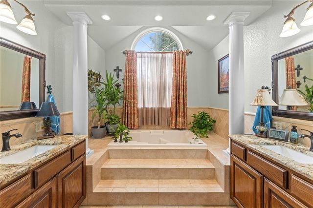 16 Berrydale Lane, Bella Vista, AR 72715