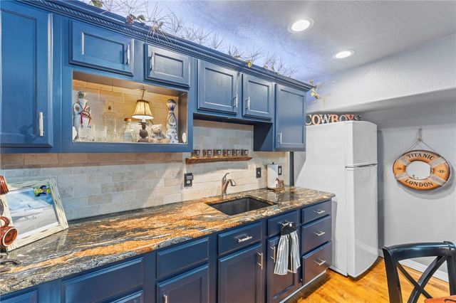 16 Berrydale Lane, Bella Vista, AR 72715