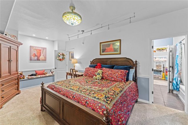 16 Berrydale Lane, Bella Vista, AR 72715