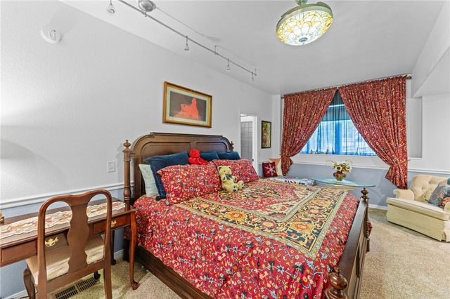 16 Berrydale Lane, Bella Vista, AR 72715