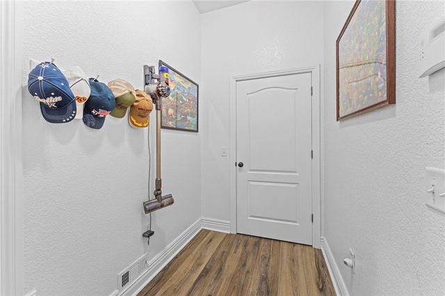 16 Berrydale Lane, Bella Vista, AR 72715