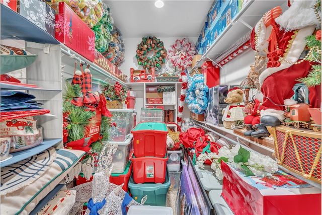 16 Berrydale Lane, Bella Vista, AR 72715