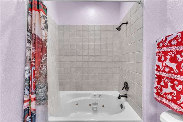 16 Berrydale Lane, Bella Vista, AR 72715