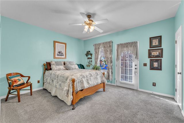 16 Berrydale Lane, Bella Vista, AR 72715