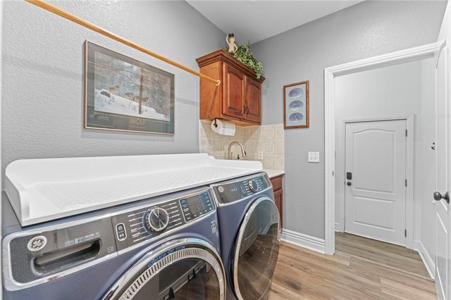 16 Berrydale Lane, Bella Vista, AR 72715