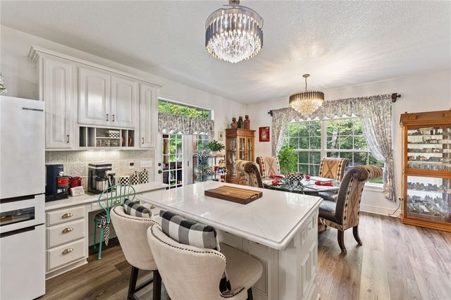 16 Berrydale Lane, Bella Vista, AR 72715