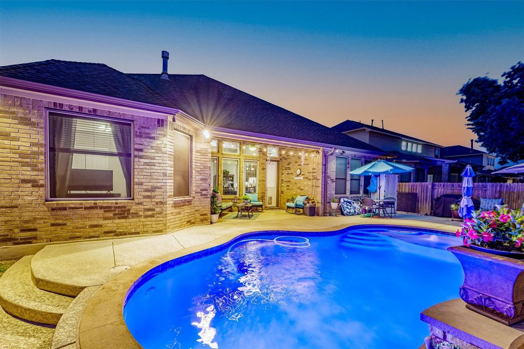 1004 Hezekiah LN, Leander, TX 78641