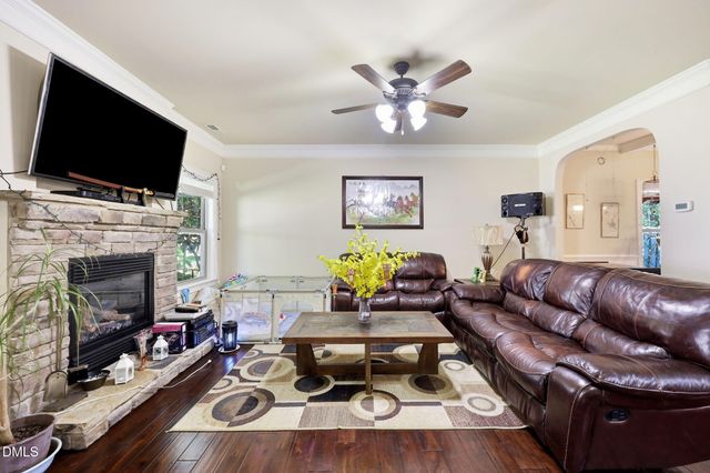 1105 Longleaf Pine Place, Mebane, NC 27302