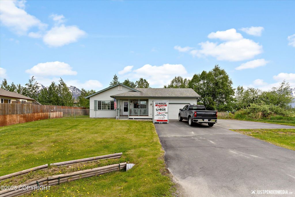 13693 E Guernsey Lane, Palmer, AK 99645