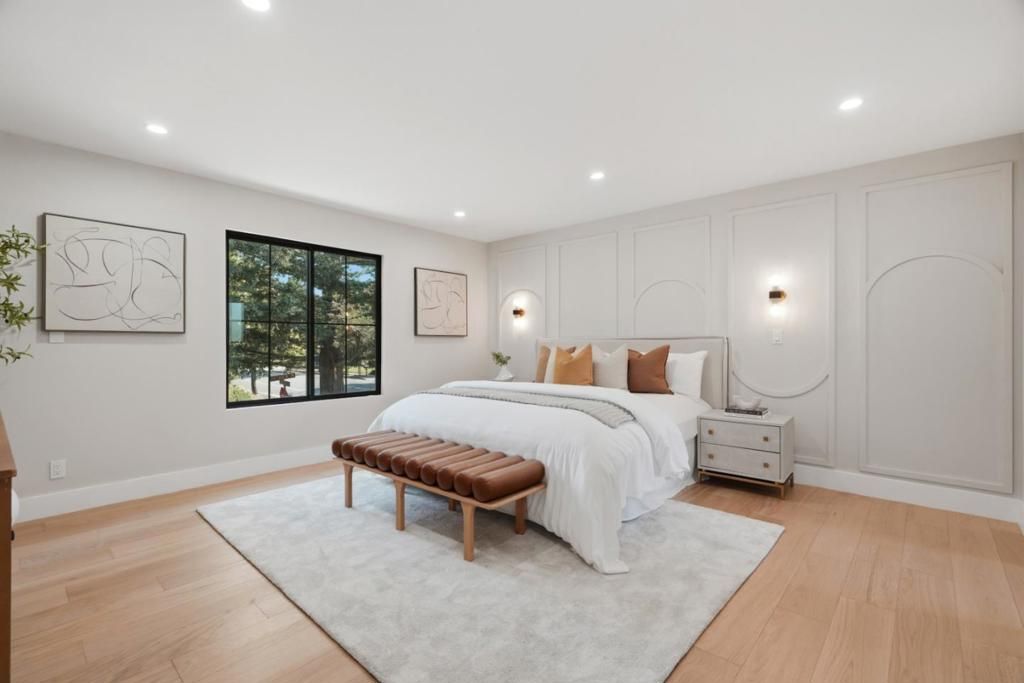 Image 15 of property listing at 400 Patrick Way, Los Altos, CA 94022