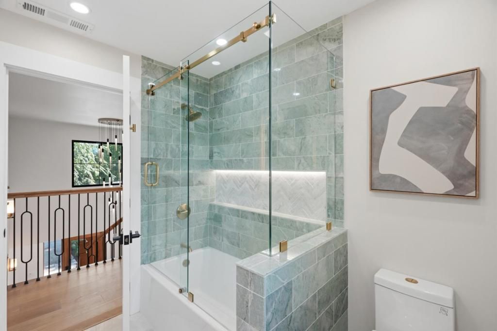 Image 18 of property listing at 400 Patrick Way, Los Altos, CA 94022