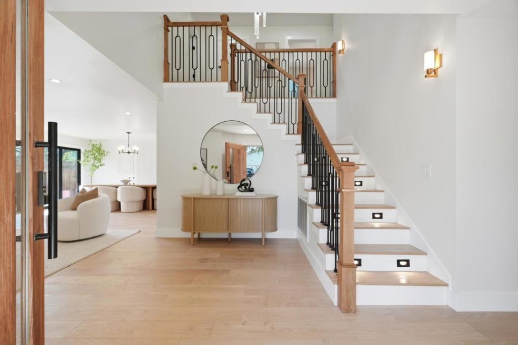 Image 3 of property listing at 400 Patrick Way, Los Altos, CA 94022