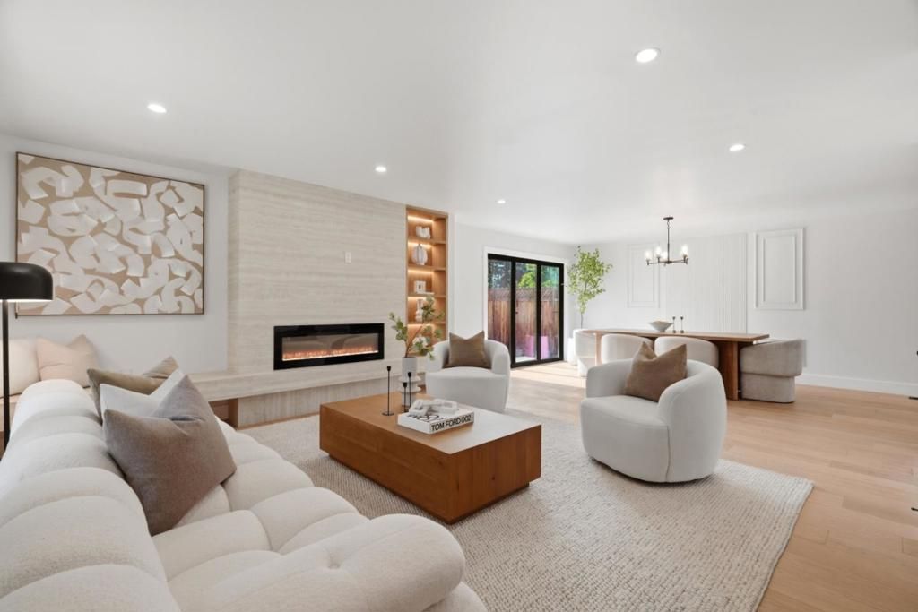 Image 4 of property listing at 400 Patrick Way, Los Altos, CA 94022