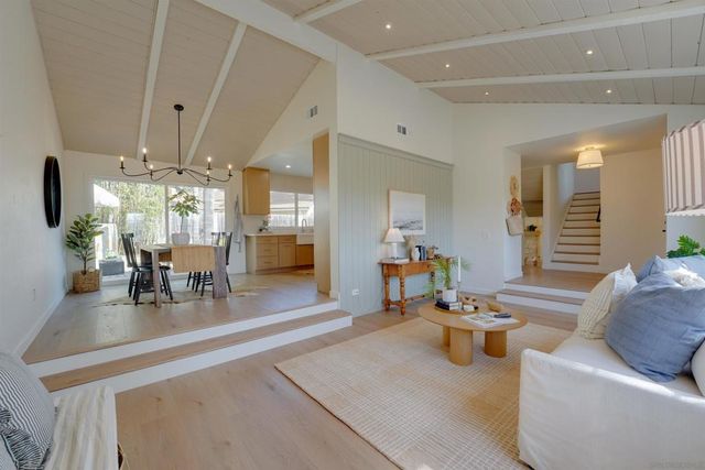 4208 Park Dr, Carlsbad, CA 92008