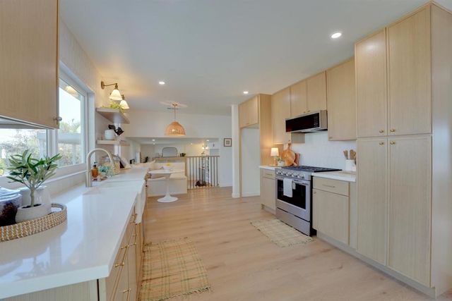 4208 Park Dr, Carlsbad, CA 92008