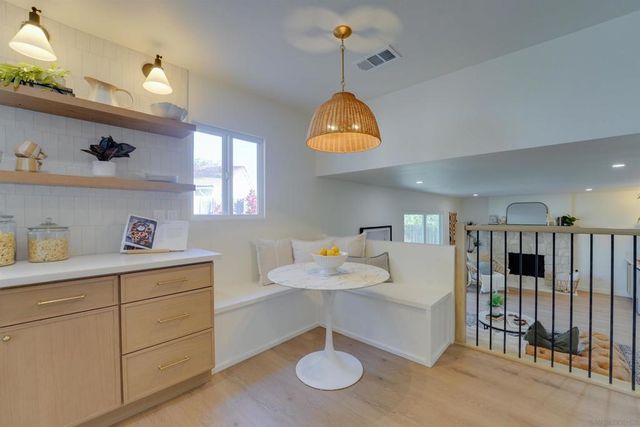 4208 Park Dr, Carlsbad, CA 92008