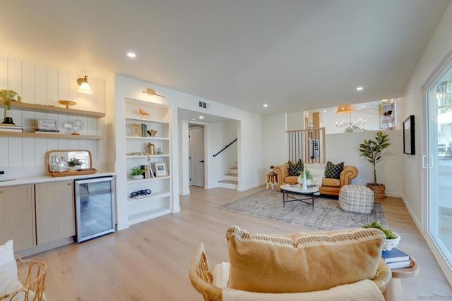 4208 Park Dr, Carlsbad, CA 92008