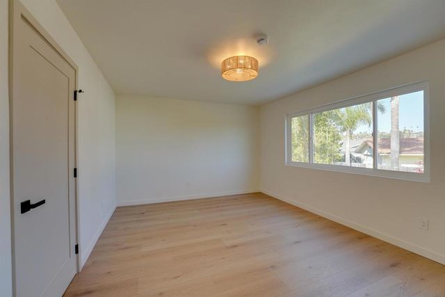 4208 Park Dr, Carlsbad, CA 92008