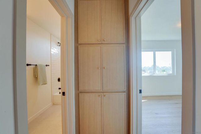 4208 Park Dr, Carlsbad, CA 92008