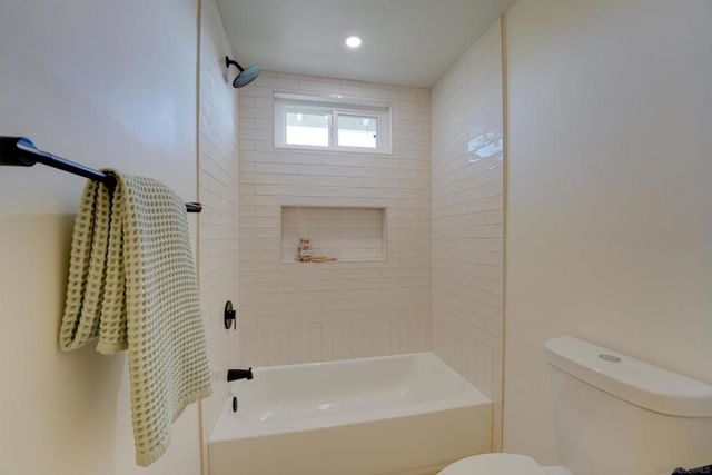 4208 Park Dr, Carlsbad, CA 92008