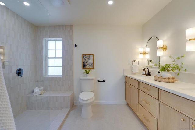 4208 Park Dr, Carlsbad, CA 92008