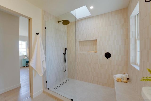 4208 Park Dr, Carlsbad, CA 92008
