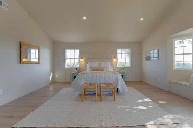 4208 Park Dr, Carlsbad, CA 92008