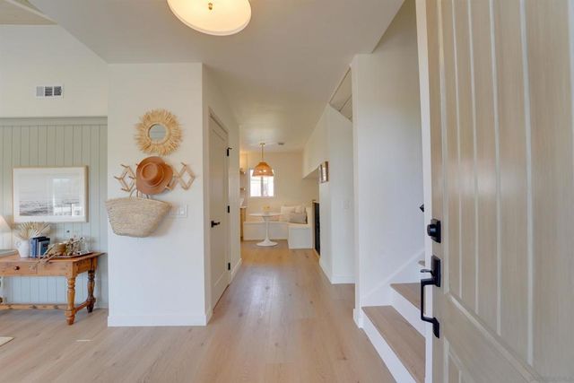 4208 Park Dr, Carlsbad, CA 92008