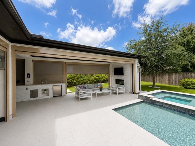 132 Thunder Valley Drive, Tomball, TX 77375
