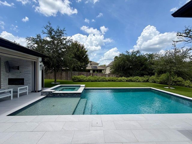 132 Thunder Valley Drive, Tomball, TX 77375